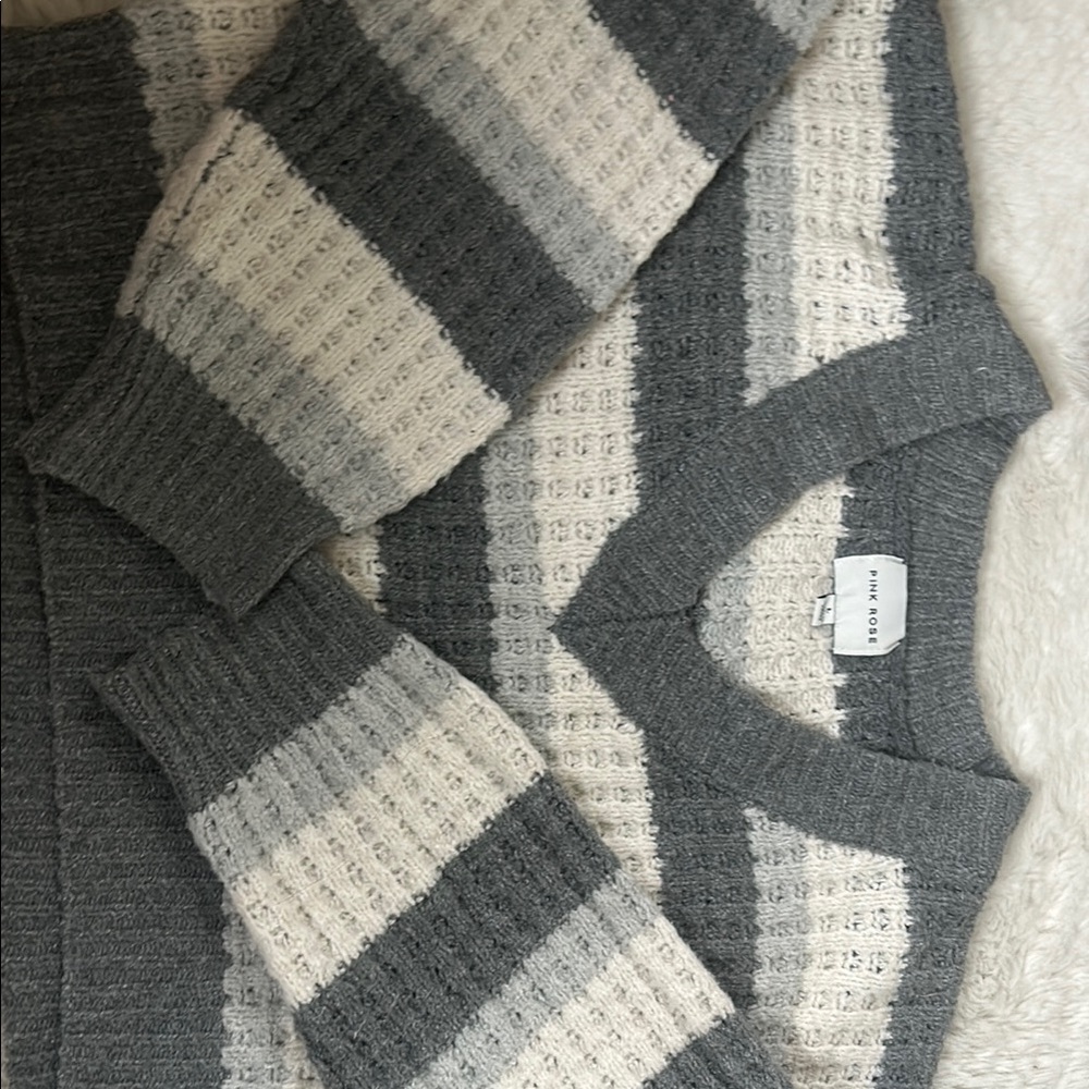 Pink Rose Gray and Cream V-Neck Sweater with Textured Knit